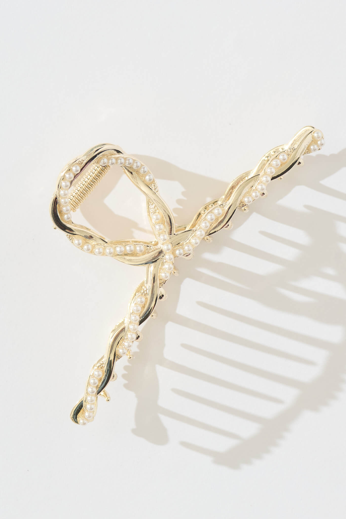 Emma Hair Claw in Gold with Pearls