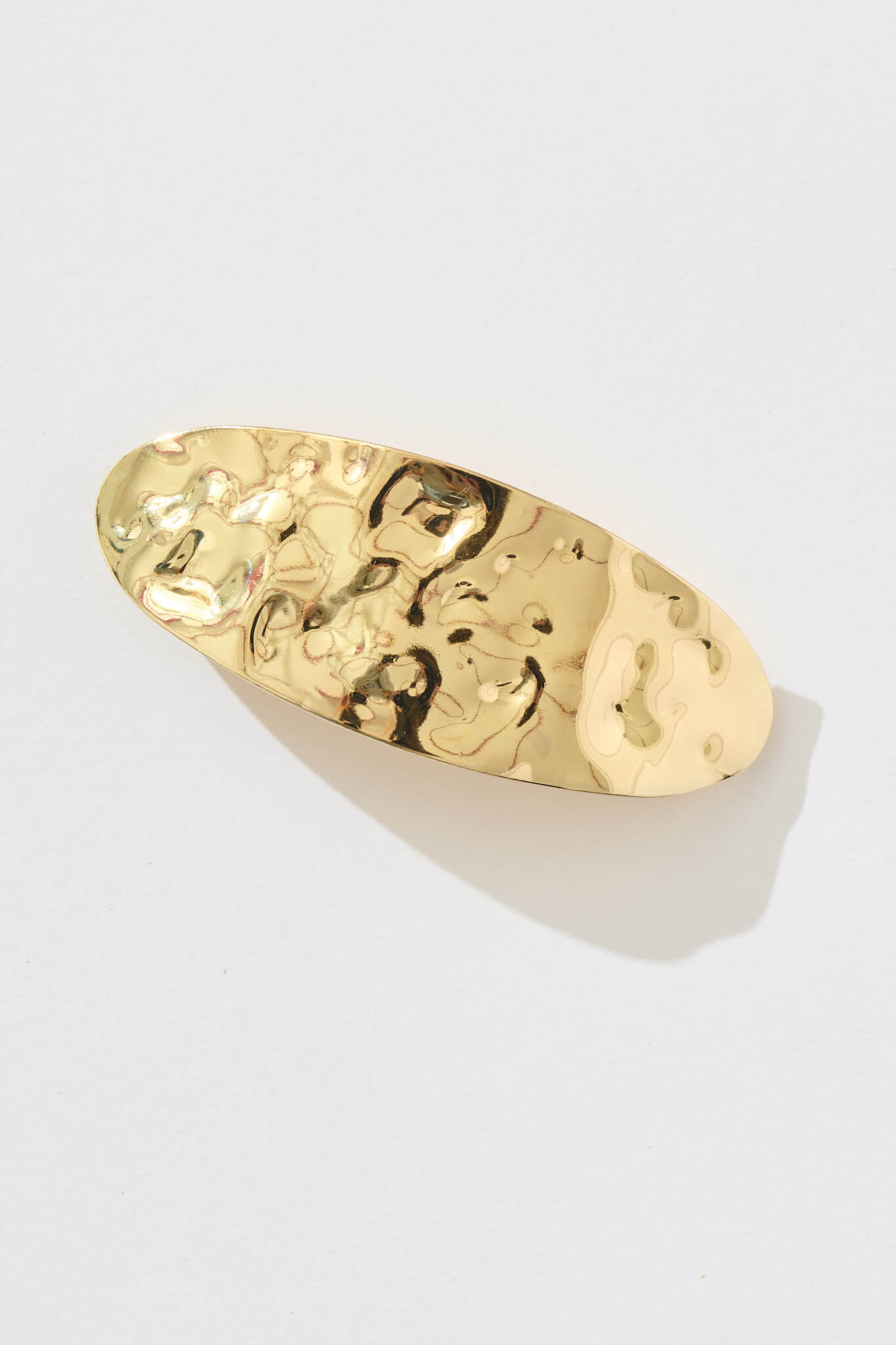 Aces Metal Oval Hair Clip In Textured Gold