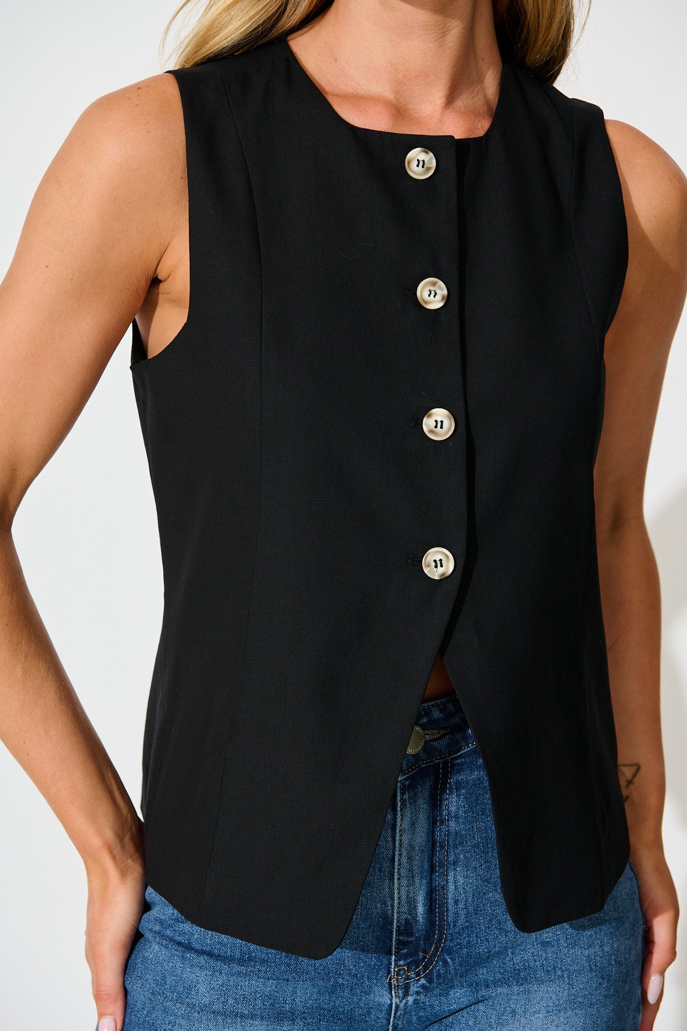 Elira Vest in Black Linen Blend