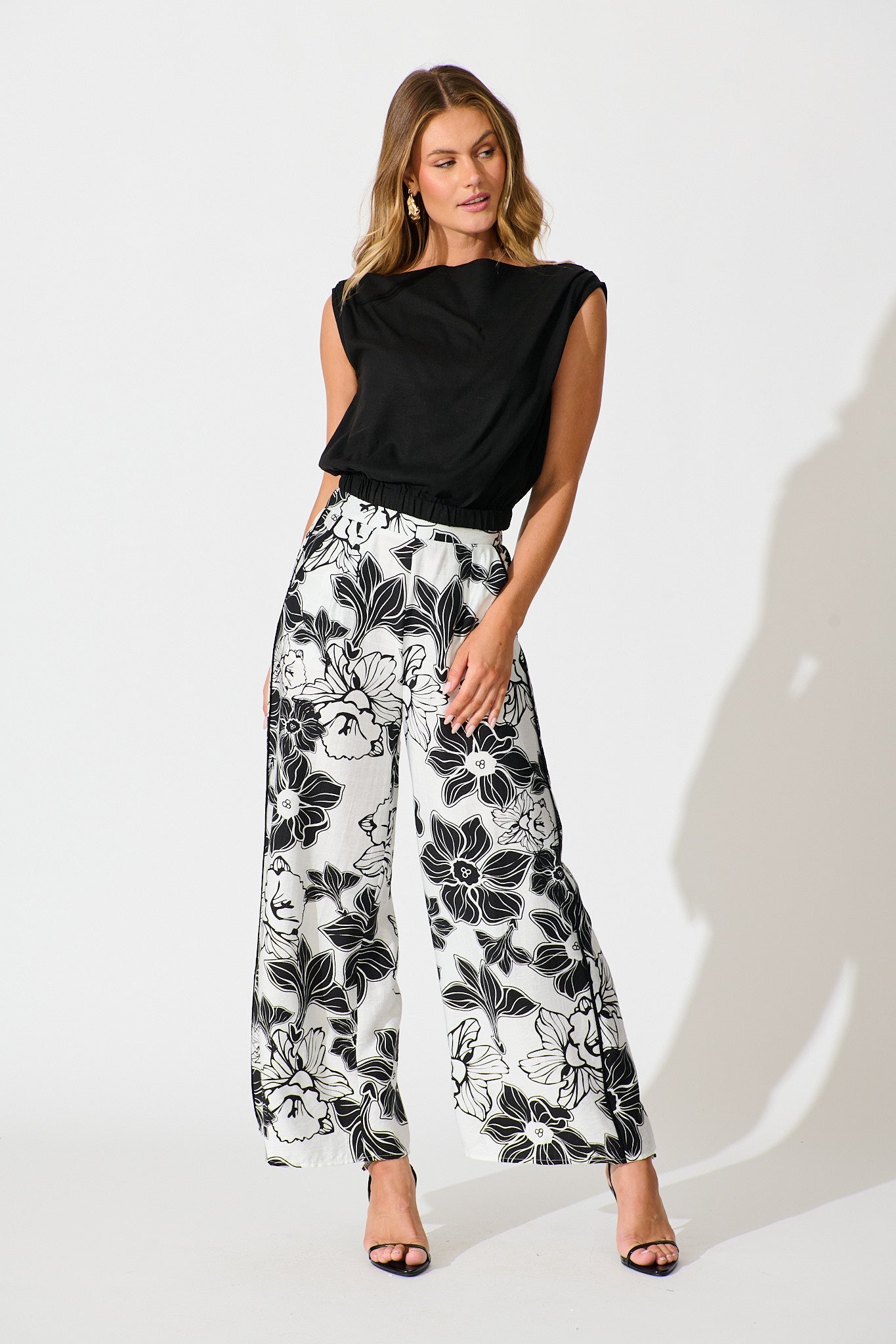 Della Pant in Black Floral