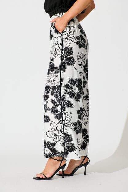 Della Pant in Black Floral