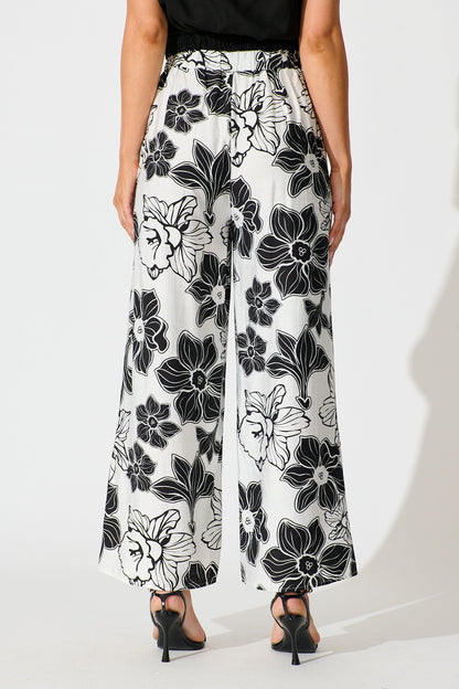 Della Pant in Black Floral