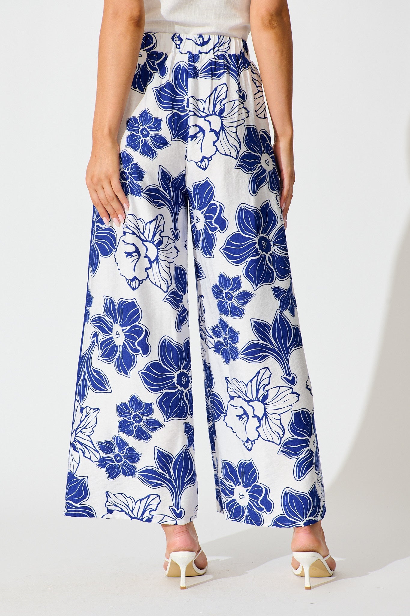 Della Pant in Cobalt Floral