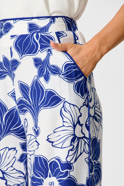 Della Pant in Cobalt Floral