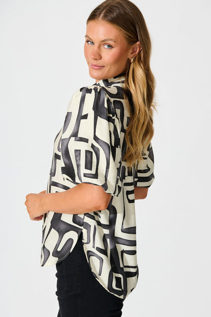 Vibrations Shirt in Black and White Geometric Print