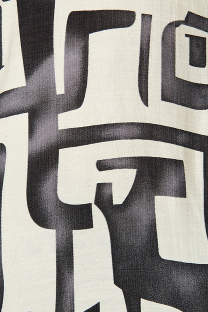 Vibrations Shirt in Black and White Geometric Print