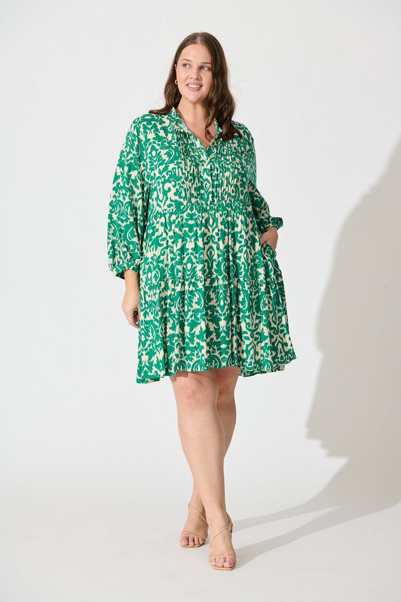 Caracelle Smock Dress In White With Green Print