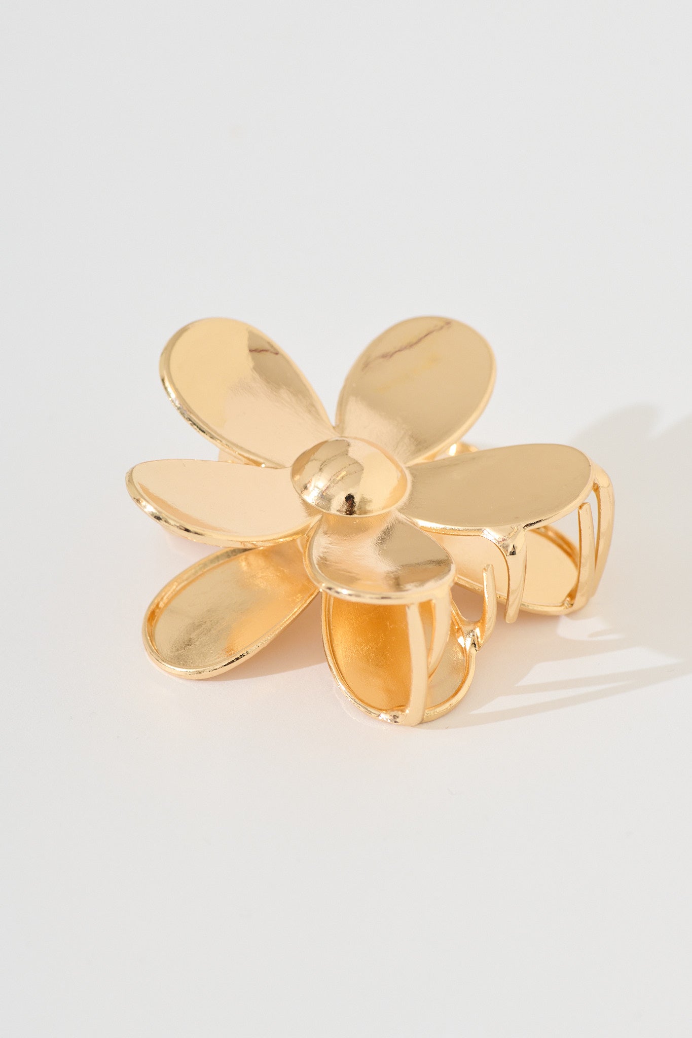 Daisy Metal Hair Claw in Gold