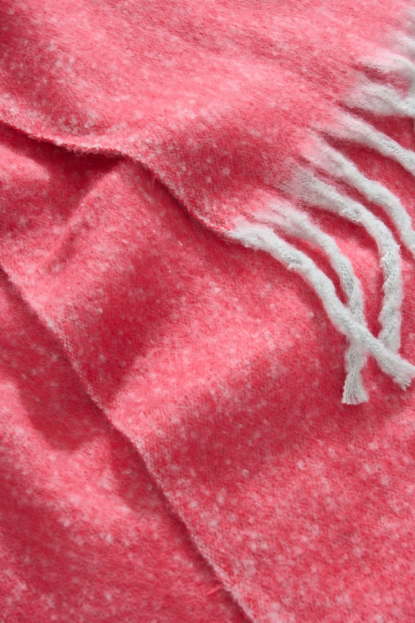 Elita Knit Scarf in Pink