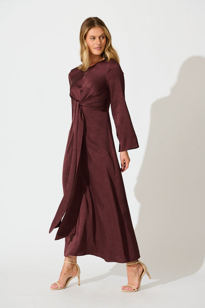 The moment Maxi Dress in Wine Crinkle Satin