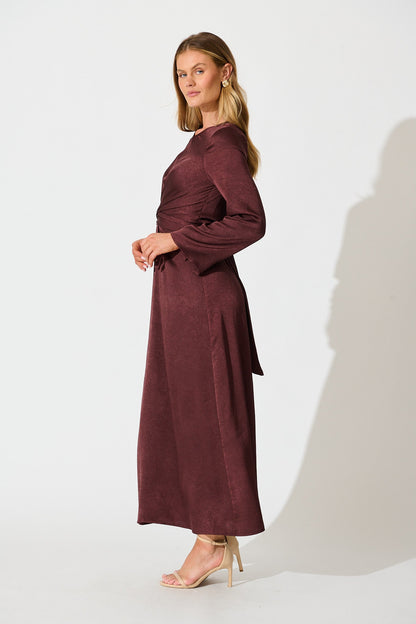 The moment Maxi Dress in Wine Crinkle Satin