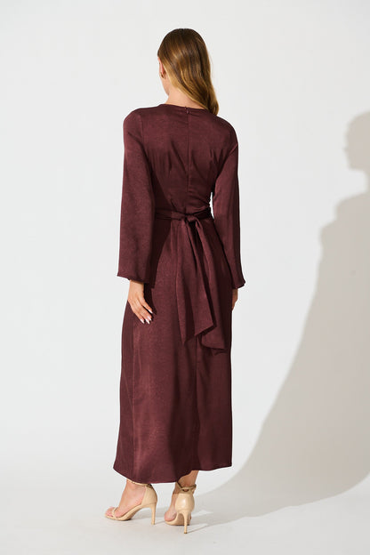 The moment Maxi Dress in Wine Crinkle Satin