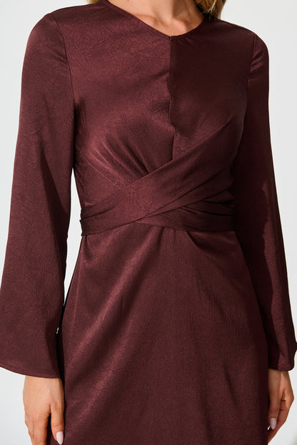 The moment Maxi Dress in Wine Crinkle Satin