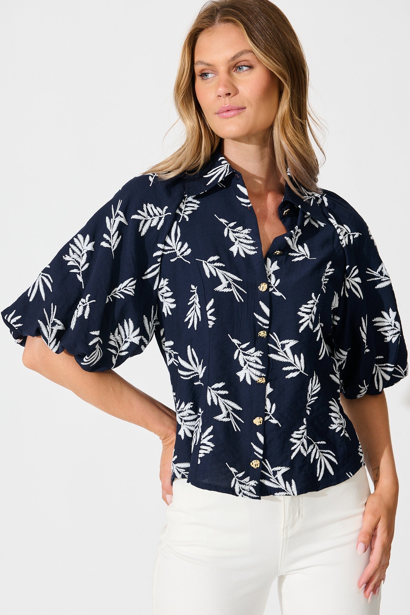 Good Love Shirt in Navy with White Leaf