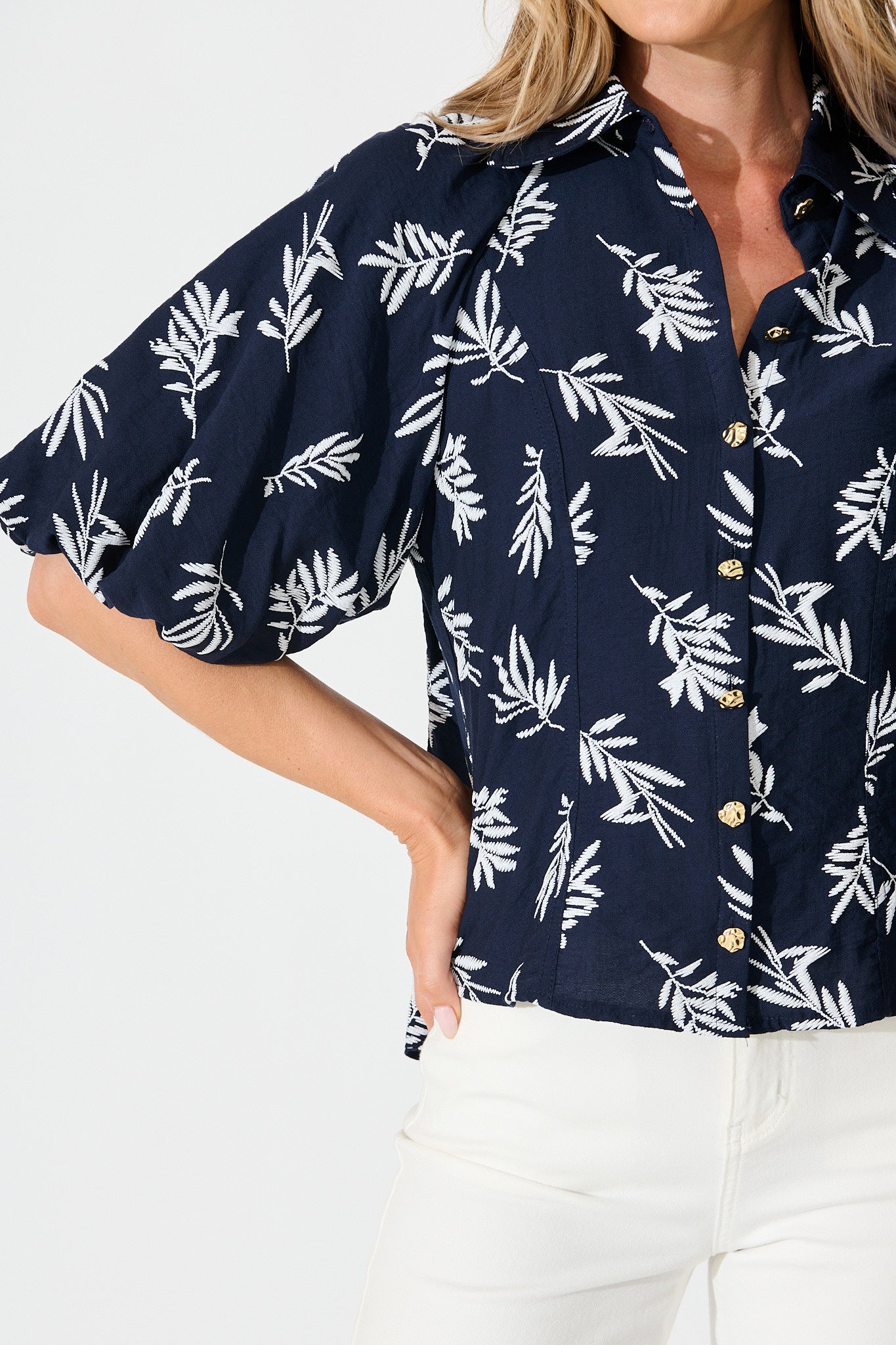 Good Love Shirt in Navy with White Leaf