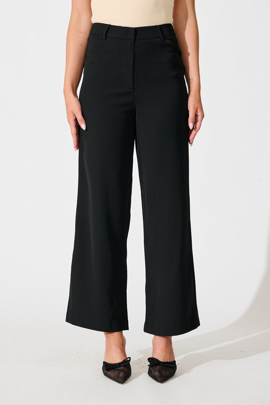 Annika Pant in Black