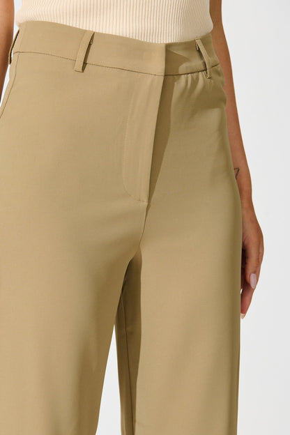 Annika Pant in Camel