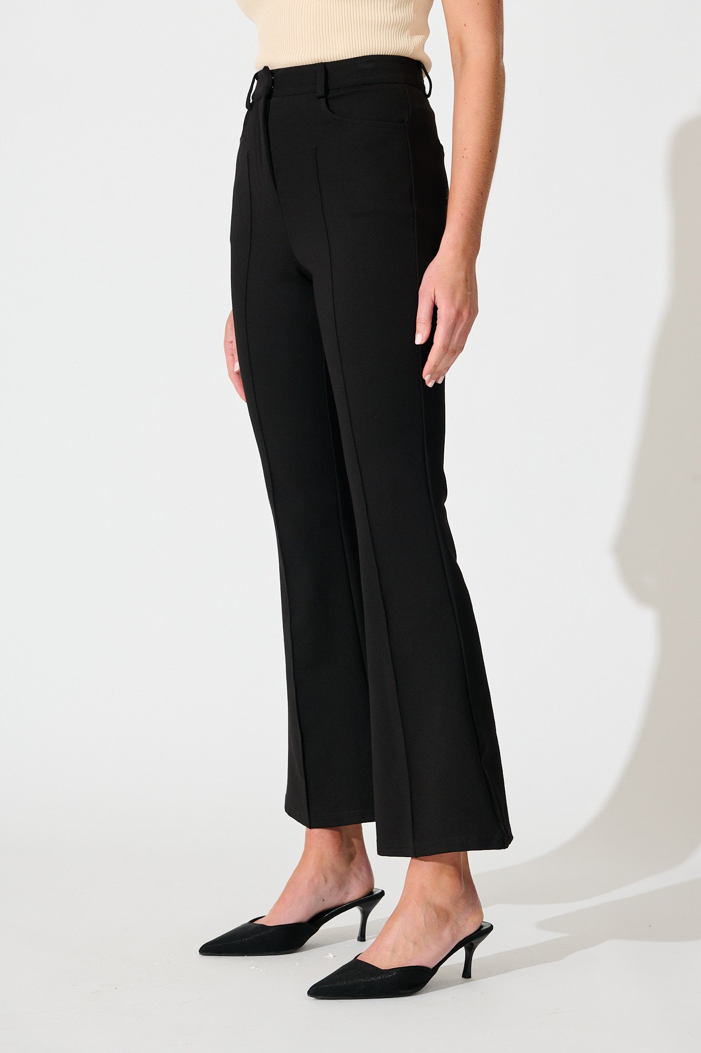Workflow Stretch Pintuck Pant in Black