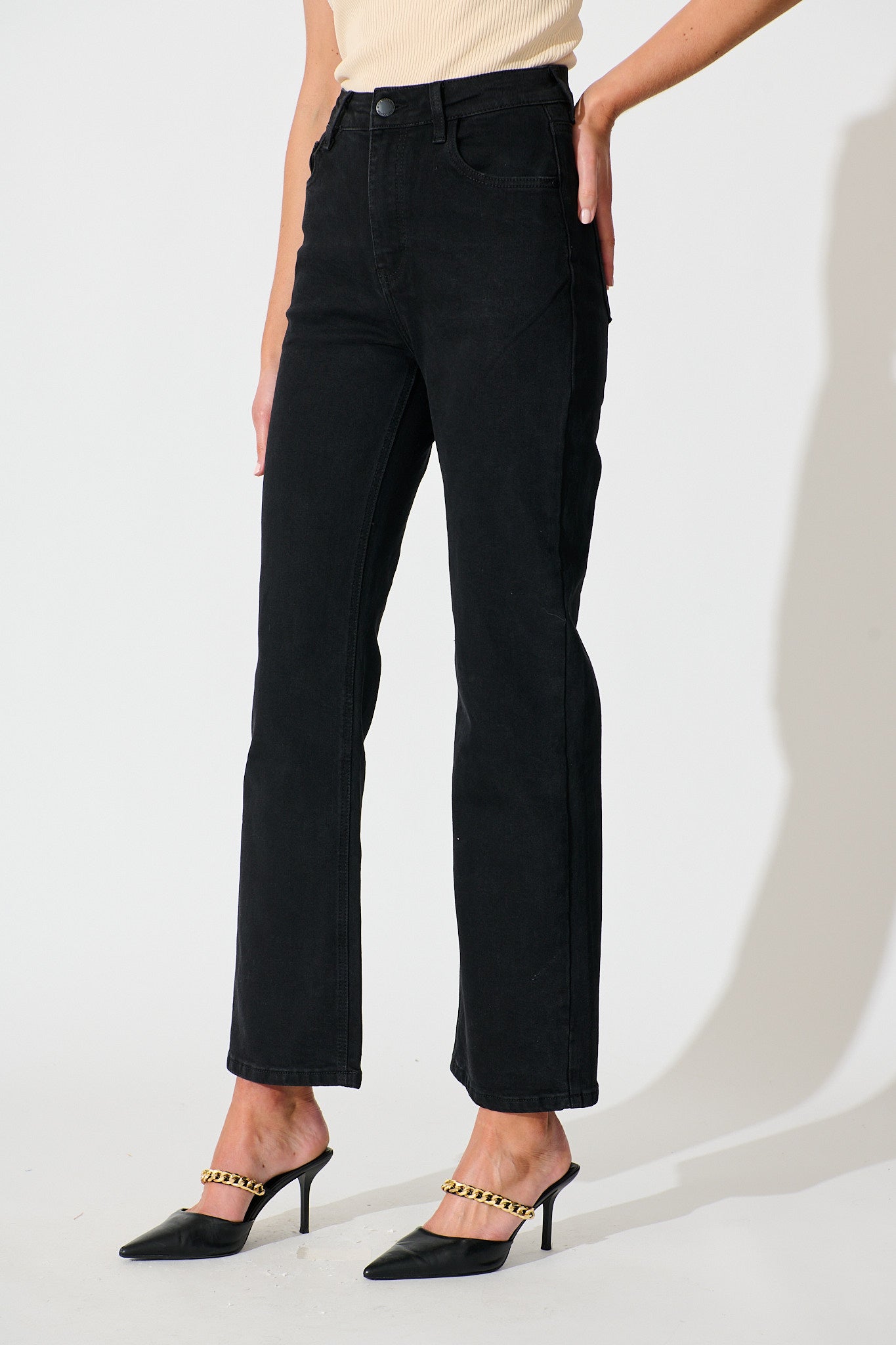 Atwood High Rise Relaxed Leg Jean in Black Denim