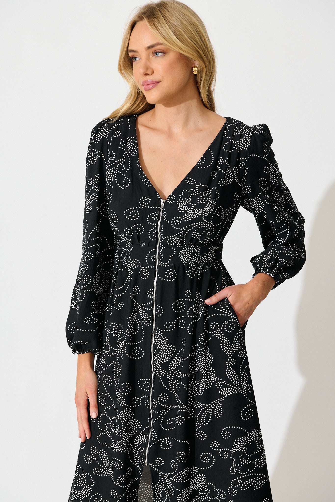 Senorita Midi Zip Dress in Black with White Print