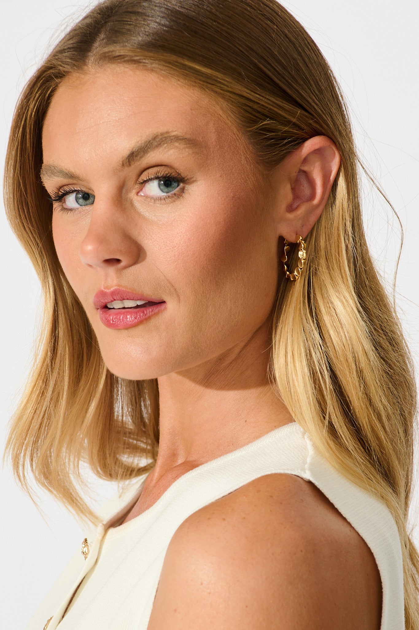 Manila Hoop Earrings in 18K Gold Plated