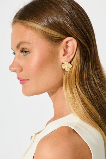 Stephy Flower Earrings in 18K Gold Plated