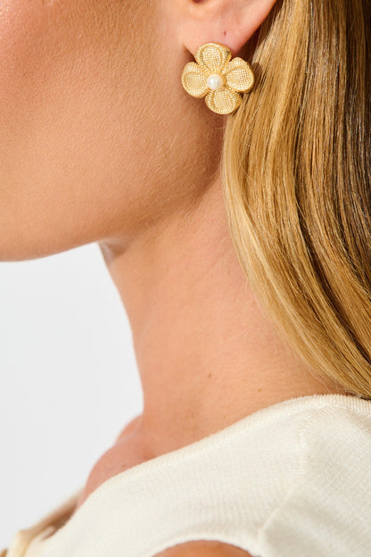 Stephy Flower Earrings in 18K Gold Plated