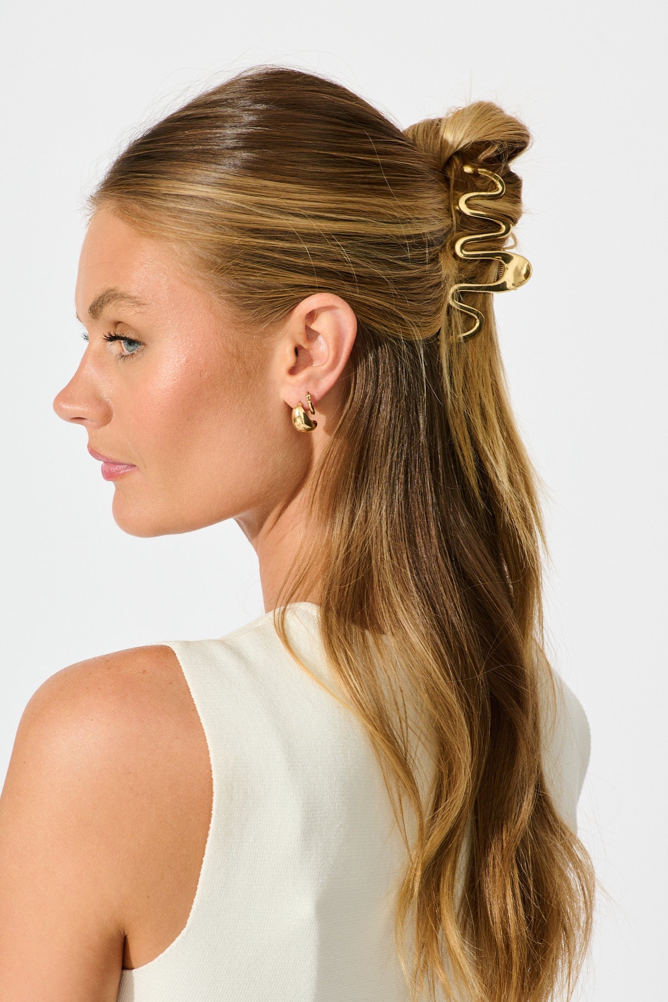 Alanis Hair Claw in Gold