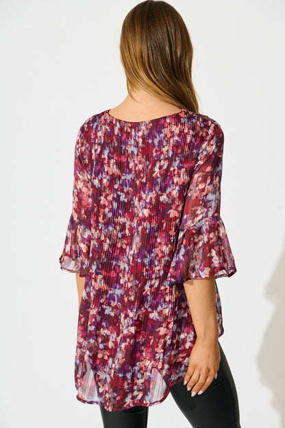 Bettina Top in Wine Floral Plisse