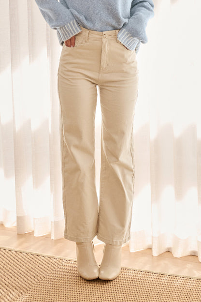 Yoko High Rise Relaxed Leg Jean In Beige Denim