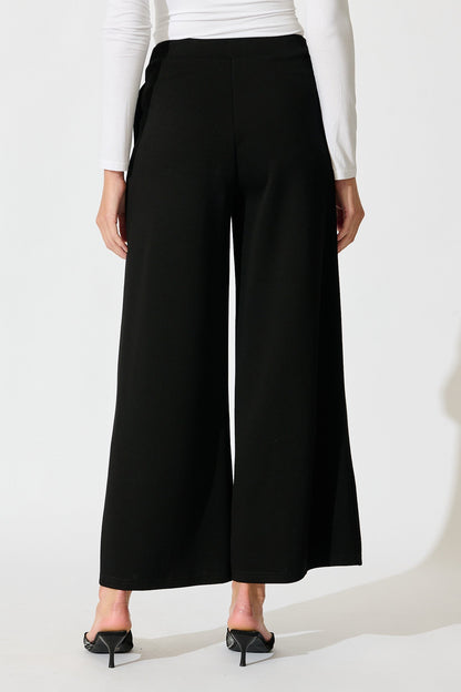 Jeannette Pant in Black