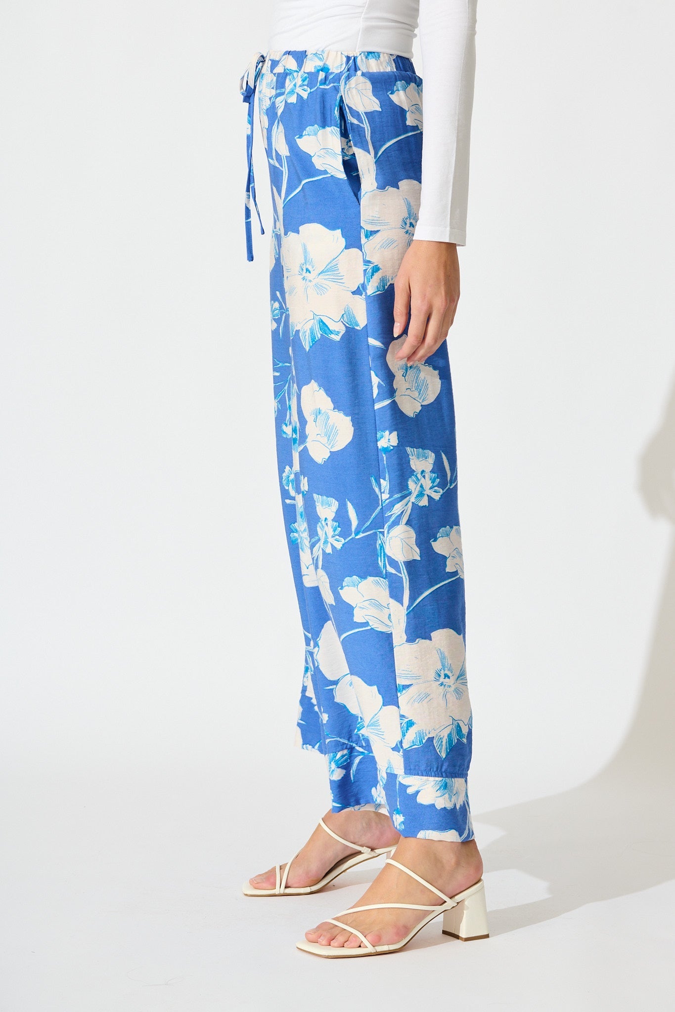 Octavia Pant in Blue with White Floral Linen Blend