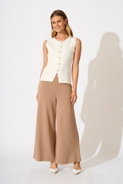 Jeannette Pant in Camel