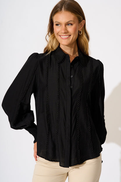 Farah Shirt in Black