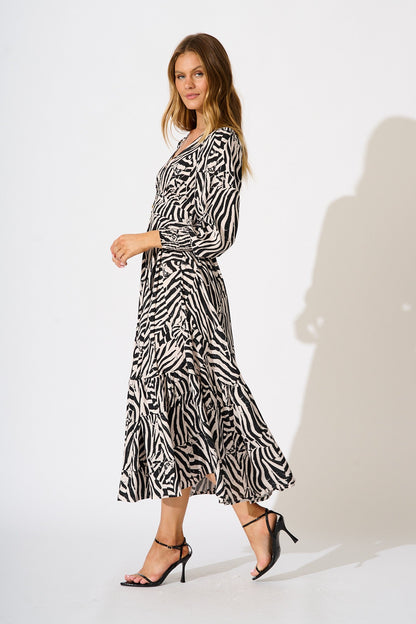 Neveena Maxi Dress In Black with Cream Print
