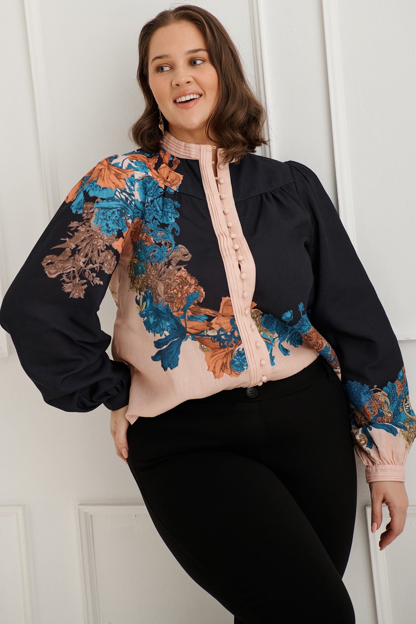 Secret Bloom Blouse Top in Black Multi Floral Linen Blend
