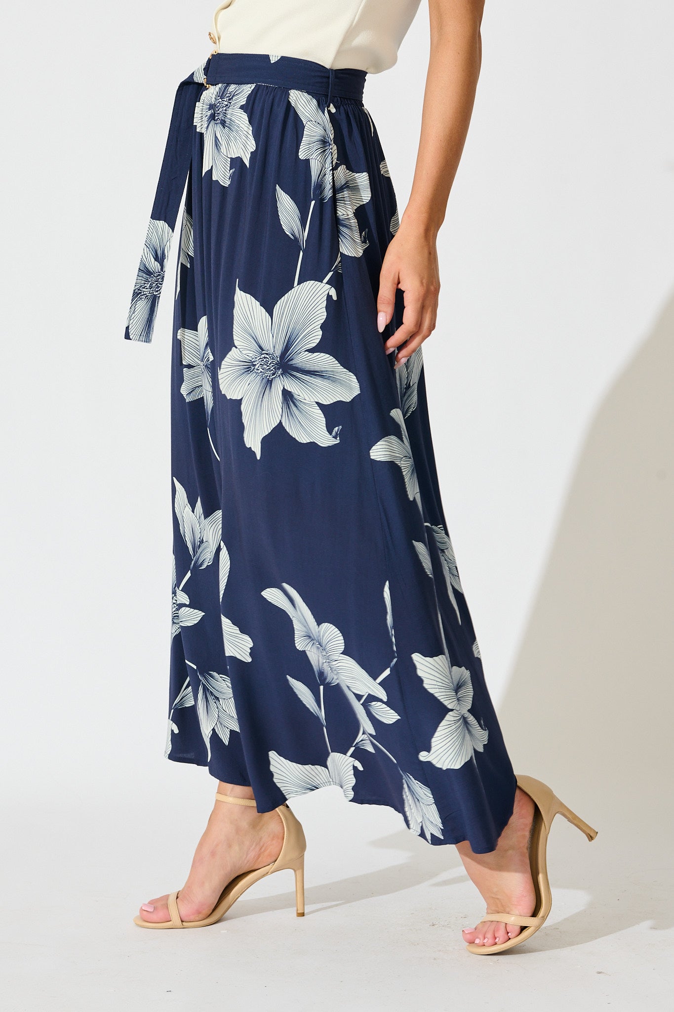 Tyra Maxi Skirt in Navy with White Floral Print