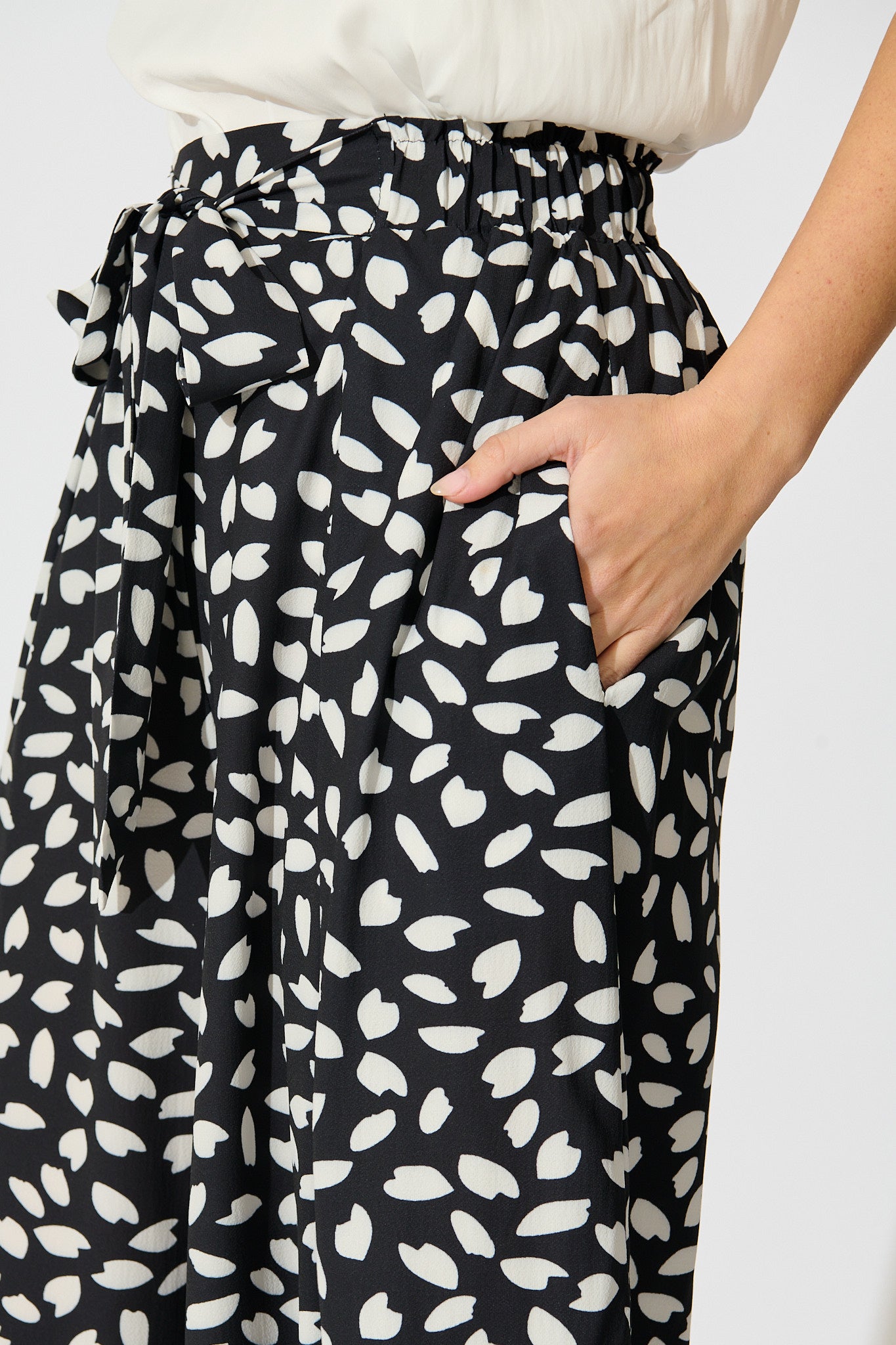 Page Pants in Black and White Leaf