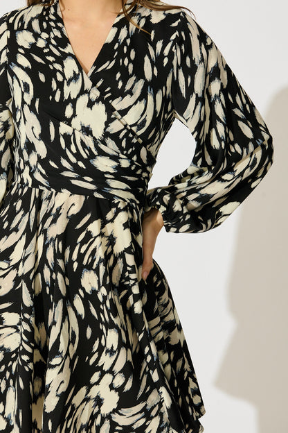 Roseabella Dress in Black and White Print