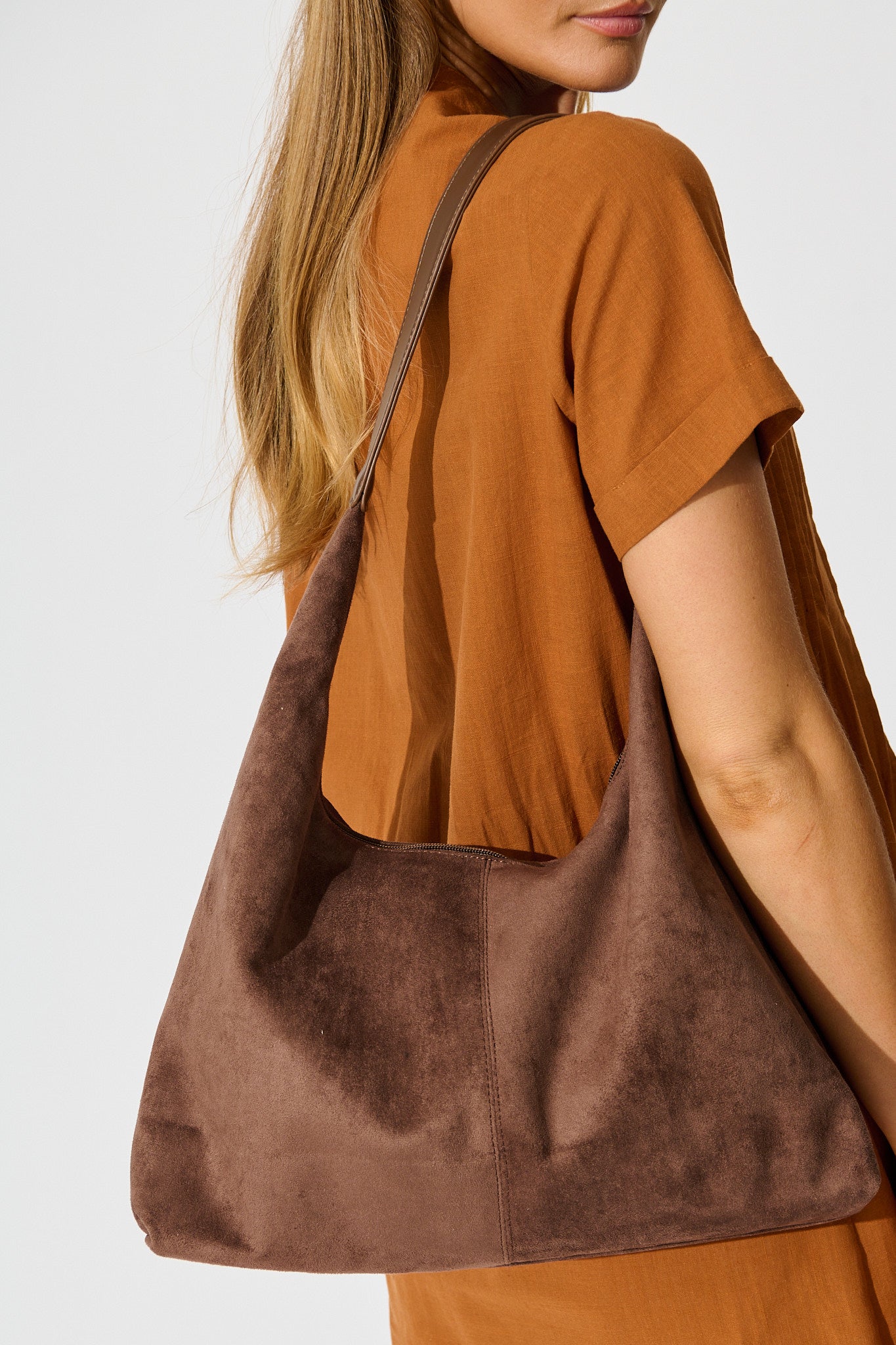 Corry Shoulder Bag in Chocolate Suedette