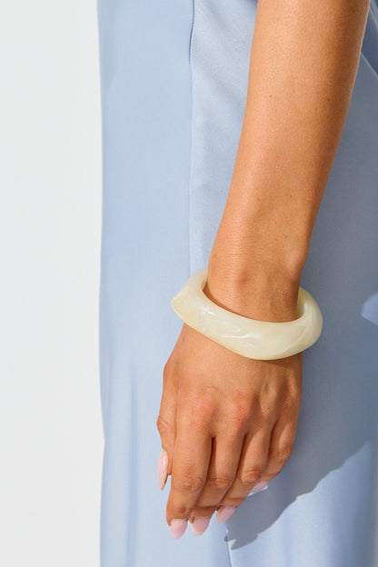 Andrea Irregular Round Bangle in Beige Resin