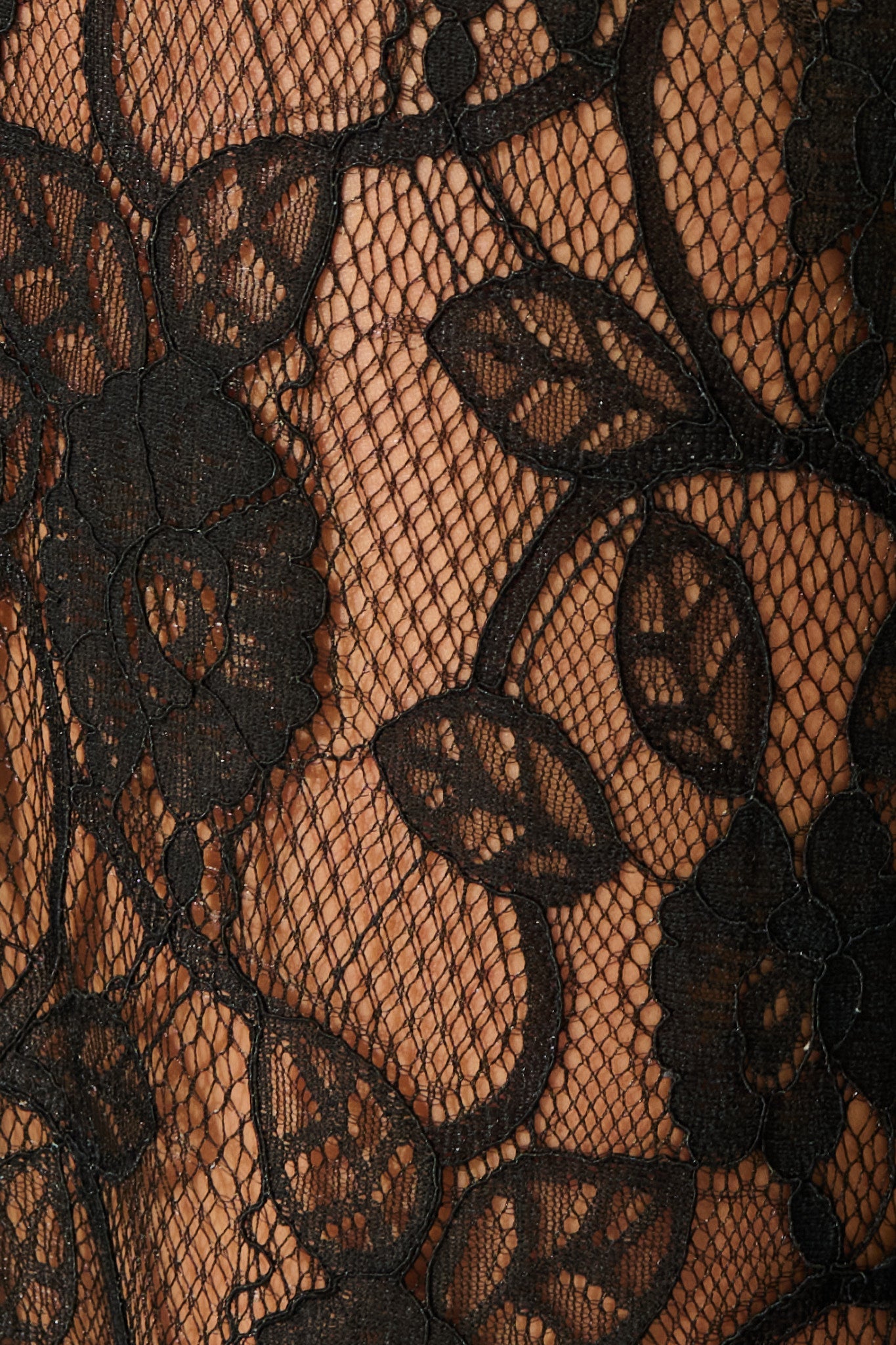 Soft Line Lace Pants In Black
