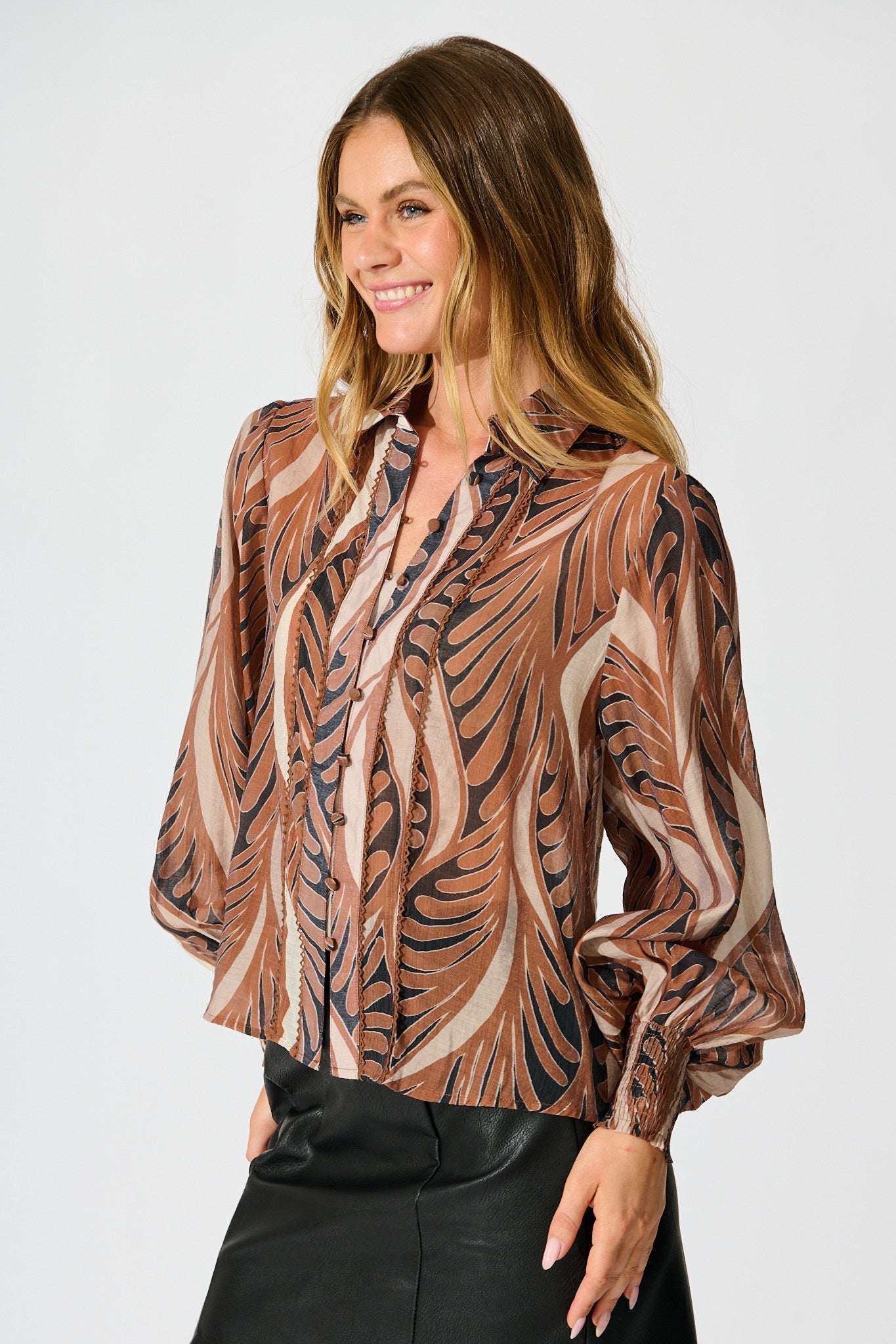 Emma Shirt in Brown with Tan Cotton Blend