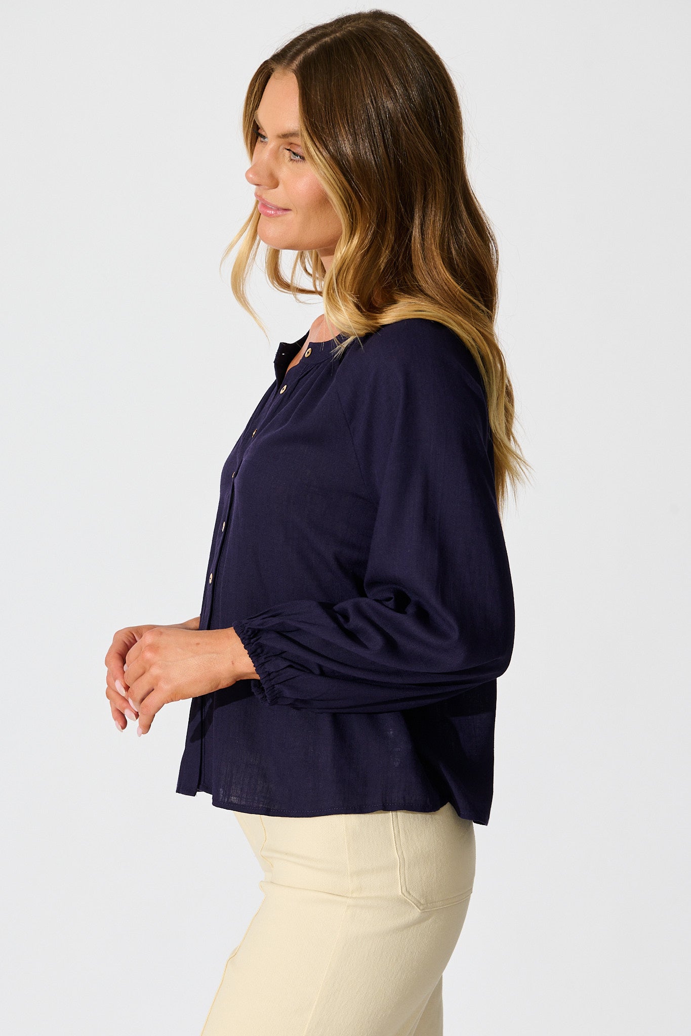 Island Whisperer Top in Navy Linen Blend