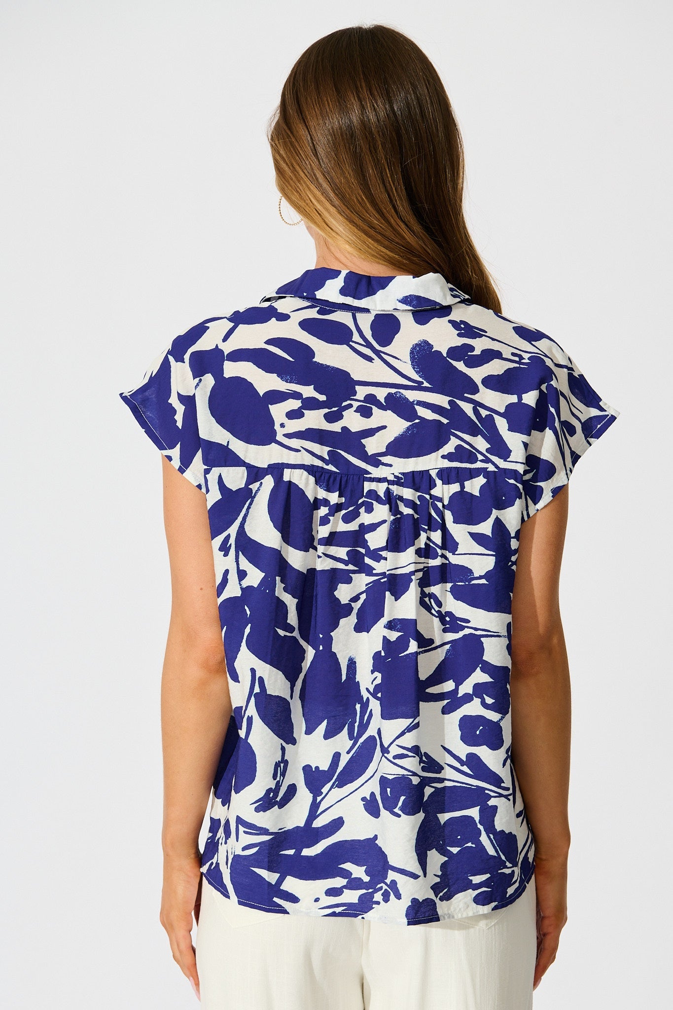Sharmaine Shirt in White and Navy Print Linen Blend