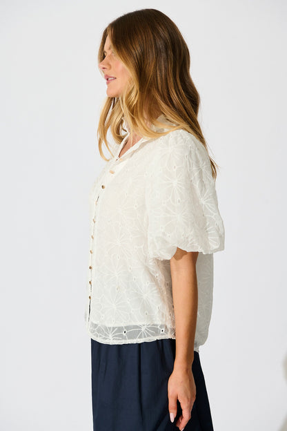 Soft Horizon Top in White Floral Broderie
