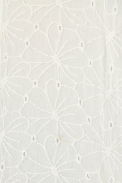 Soft Horizon Top in White Floral Broderie