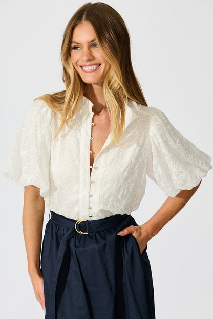 Soft Horizon Top in White Floral Broderie