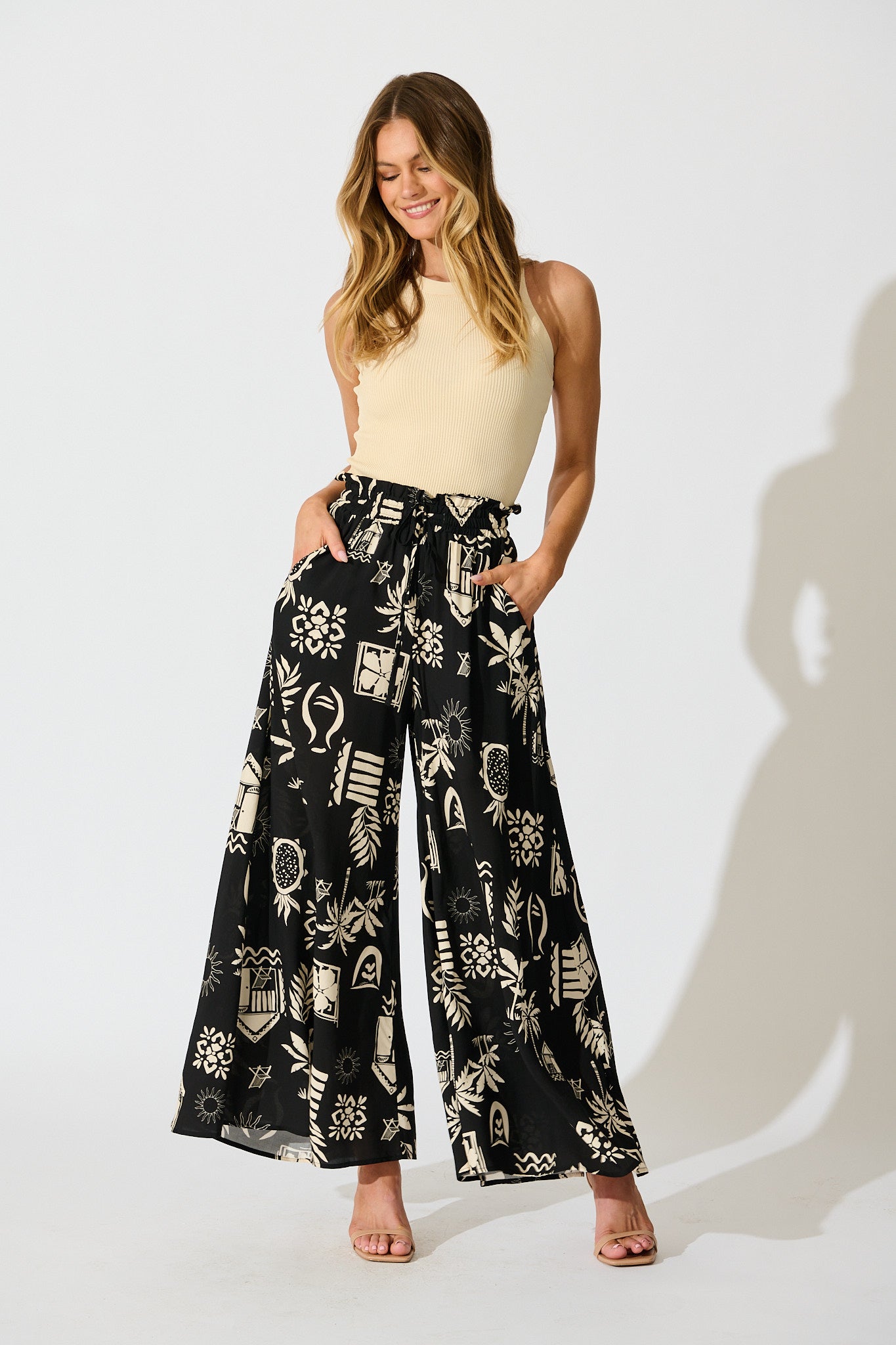Lune Wide Leg Pant In Black Palm Print