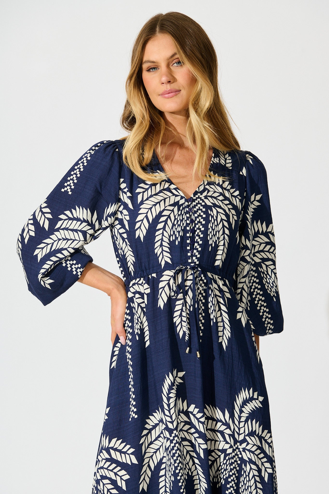 Jazelle Maxi Dress In Navy Palm Print Linen Blend